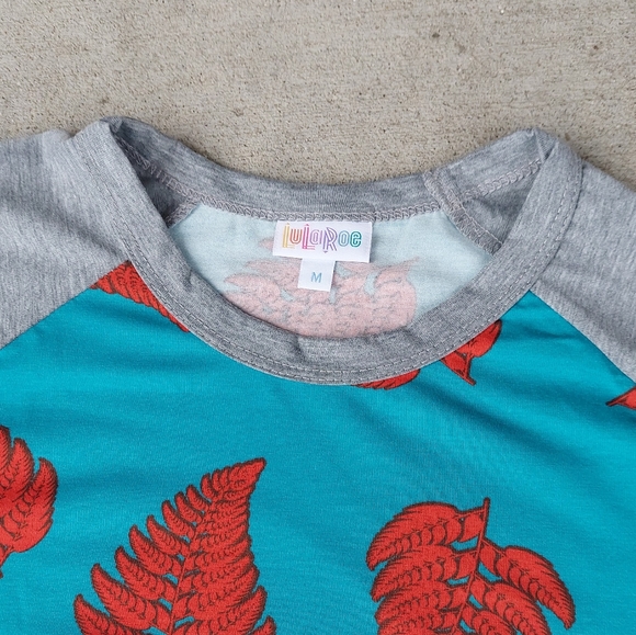 Lularoe Randy 3/4" Sleeve Tee - Picture 4 of 6